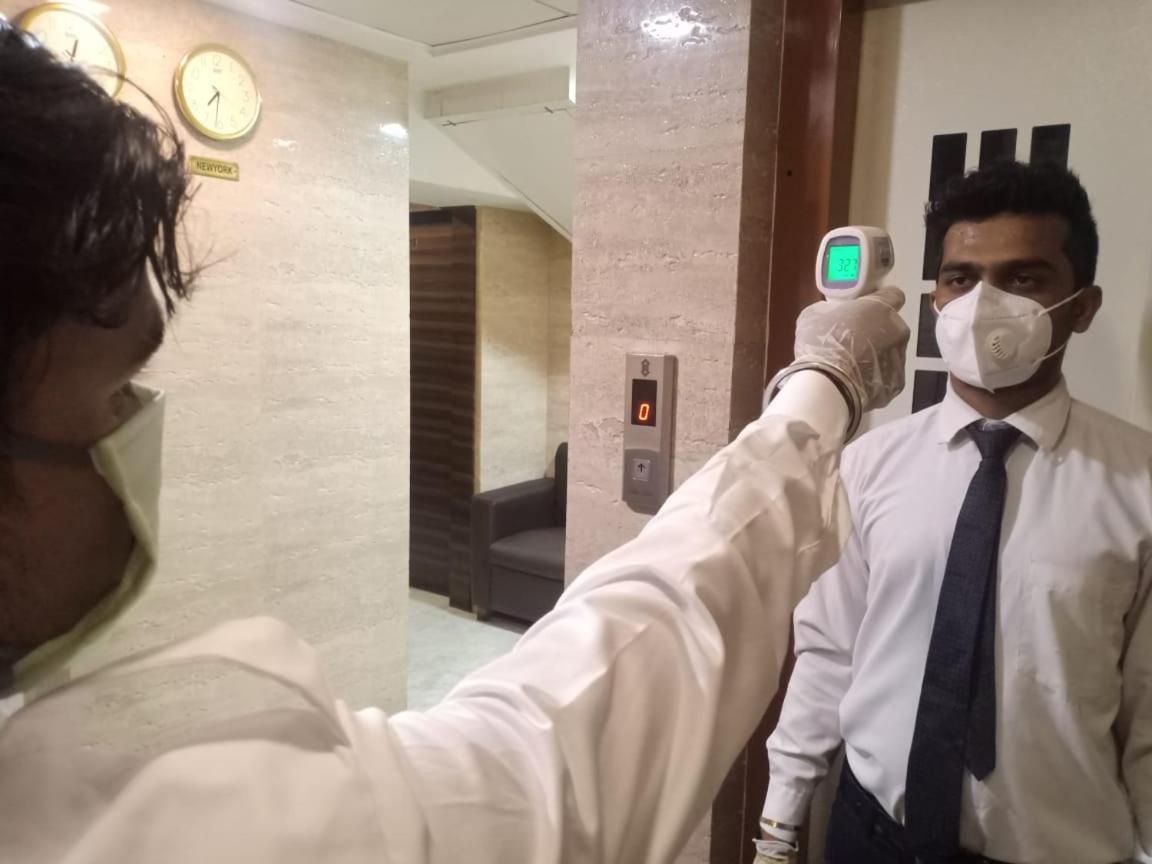 Hotel Alfa International Near Nanavati Hospital Mumbai Near Airport Mumbai Near Juhu Beach Dış mekan fotoğraf