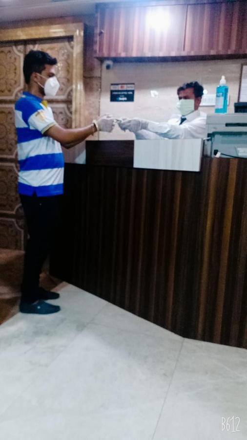 Hotel Alfa International Near Nanavati Hospital Mumbai Near Airport Mumbai Near Juhu Beach Dış mekan fotoğraf