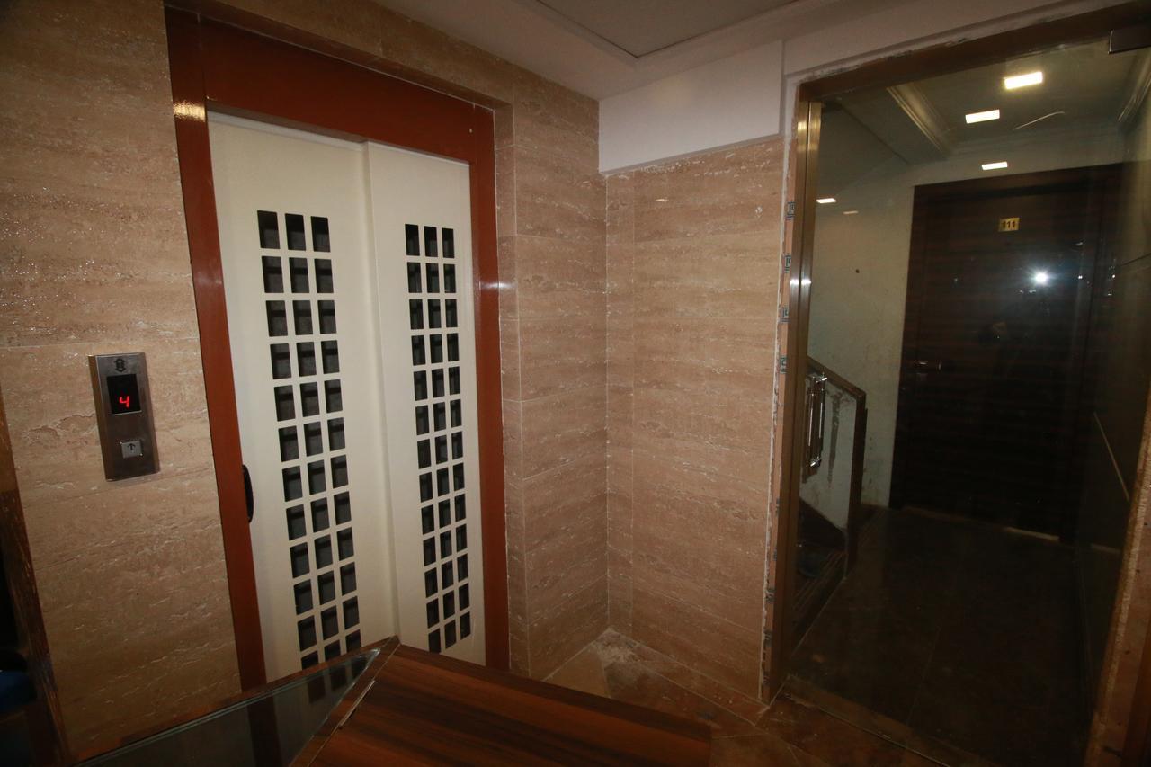 Hotel Alfa International Near Nanavati Hospital Mumbai Near Airport Mumbai Near Juhu Beach Dış mekan fotoğraf